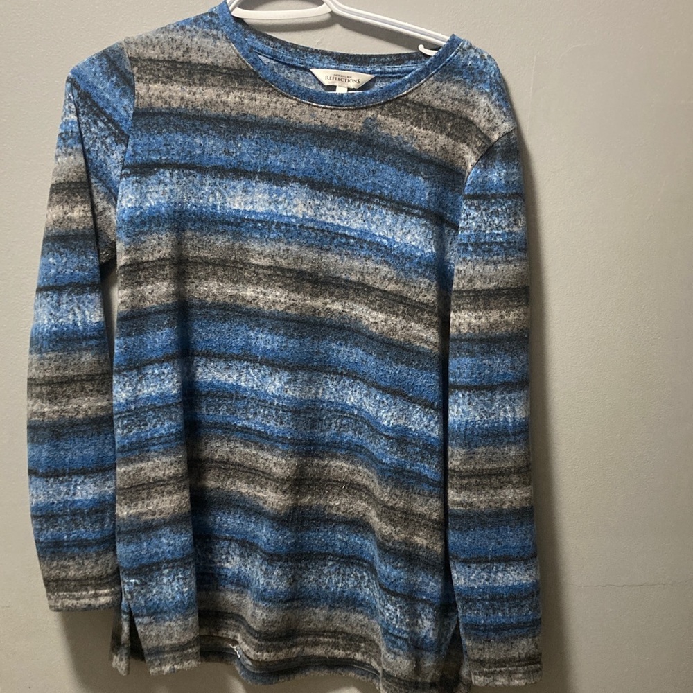 Northern Reflections Blue and Gray Knit Top